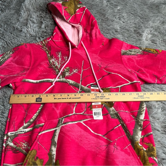 Realtree Hoodie Sweatshirt Womens Small Pink Brown Outdoor Hood Pocket NWT - Picture 6 of 8